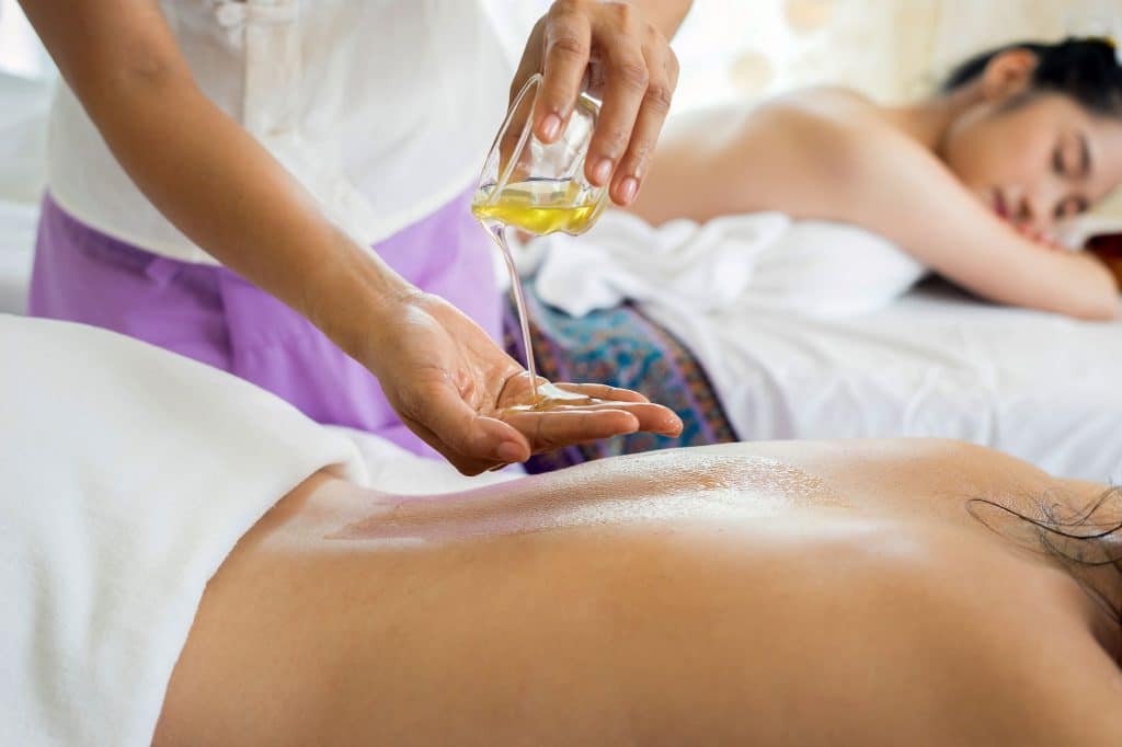 Ganzkörper Aroma Massage